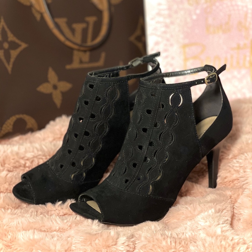 Adrienne Vittadini Black Peep Toe Heels